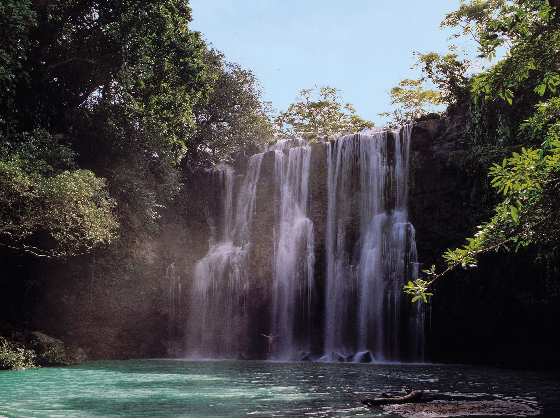 la-fortuna-waterfall-costa-rica-2